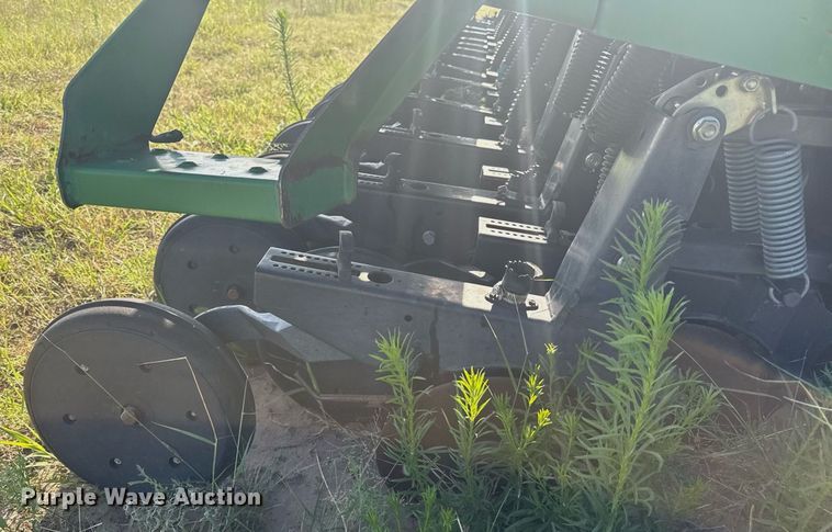 image for item DZ8718 2006 Great Plains 2N-3010 grain drill