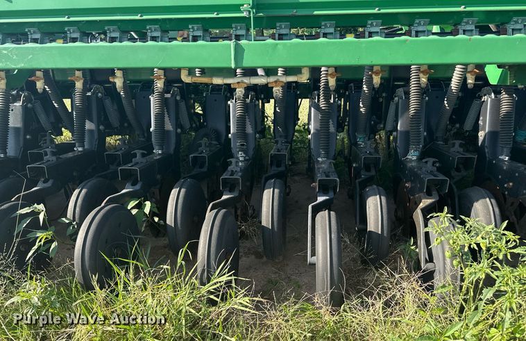 image for item DZ8718 2006 Great Plains 2N-3010 grain drill