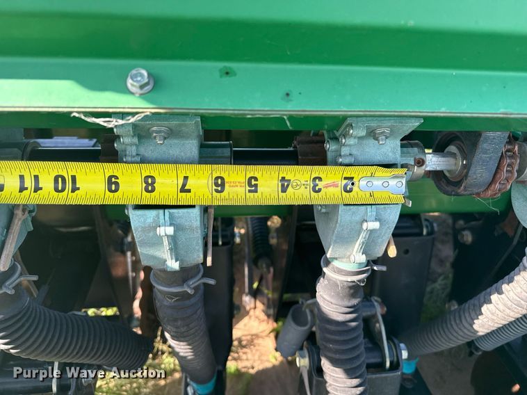 image for item DZ8718 2006 Great Plains 2N-3010 grain drill