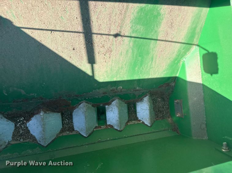 image for item DZ8718 2006 Great Plains 2N-3010 grain drill