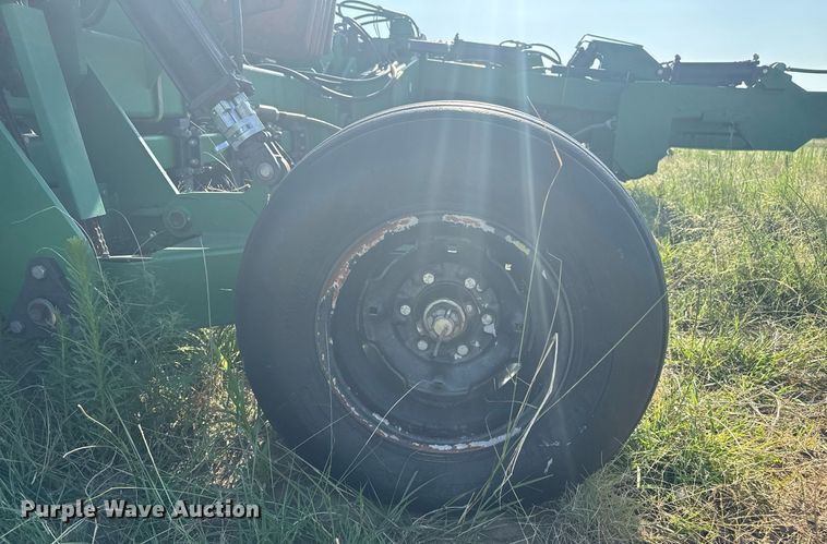 image for item DZ8718 2006 Great Plains 2N-3010 grain drill