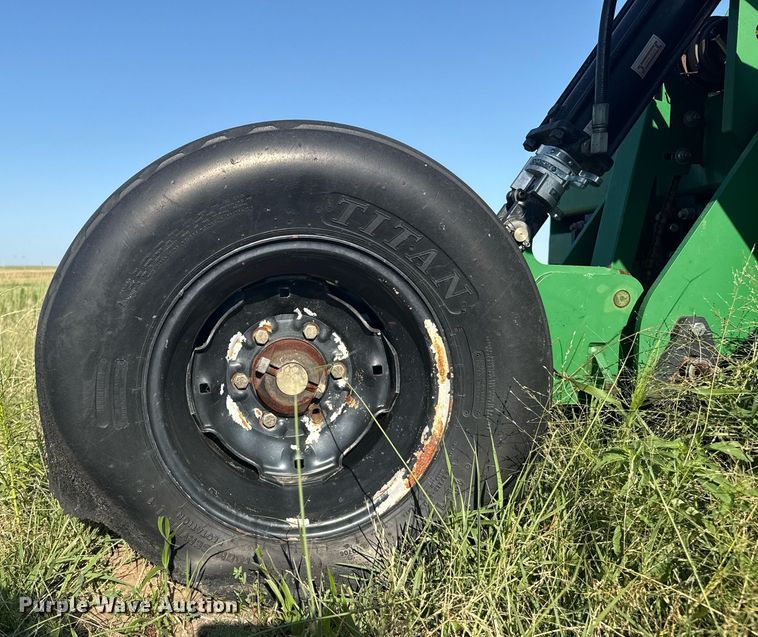 image for item DZ8718 2006 Great Plains 2N-3010 grain drill