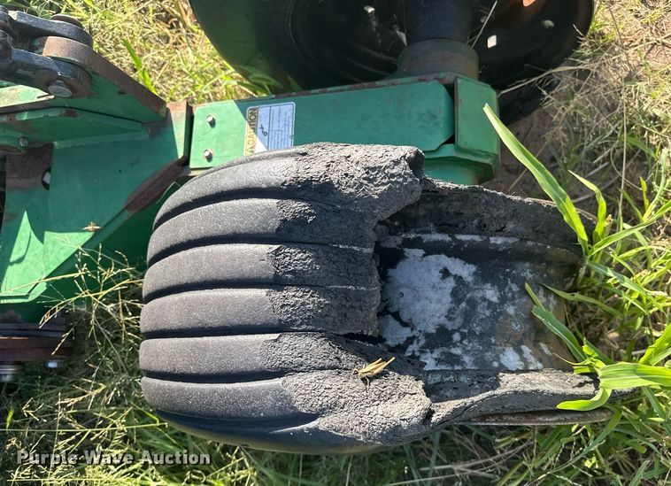 image for item DZ8718 2006 Great Plains 2N-3010 grain drill