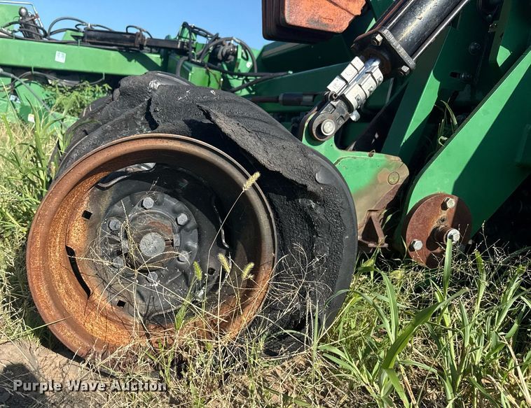 image for item DZ8718 2006 Great Plains 2N-3010 grain drill