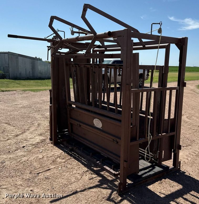 image for item DZ8727 Blattner livestock chute
