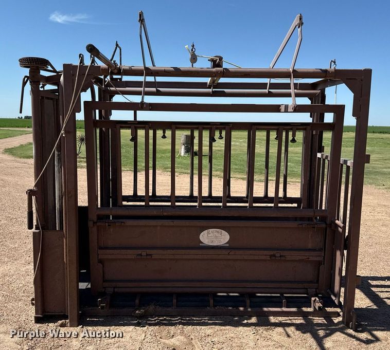 image for item DZ8727 Blattner livestock chute