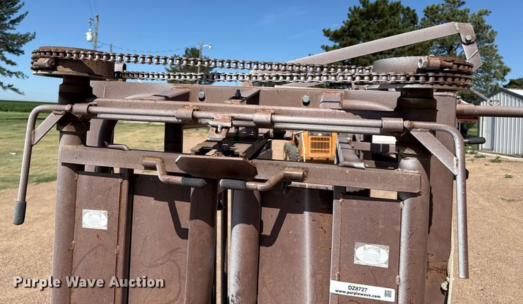 image for item DZ8727 Blattner livestock chute