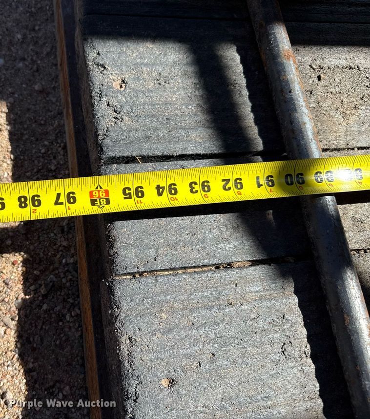 image for item DZ8727 Blattner livestock chute