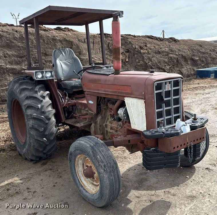 image for item DZ8739 International Harvester 574 tractor