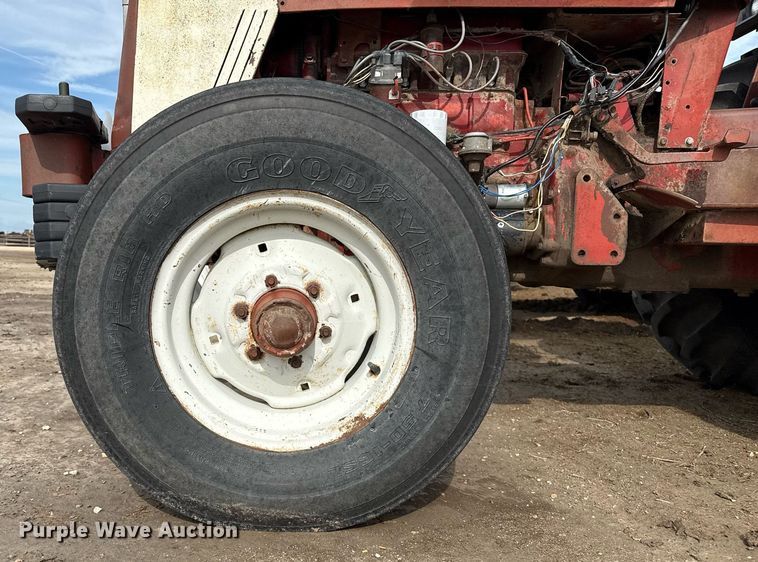 image for item DZ8739 International Harvester 574 tractor