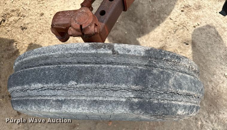 image for item DZ8739 International Harvester 574 tractor