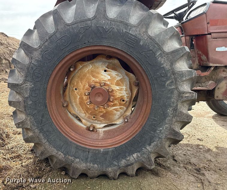 image for item DZ8739 International Harvester 574 tractor