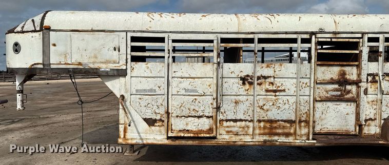 image for item DZ8743 livestock trailer