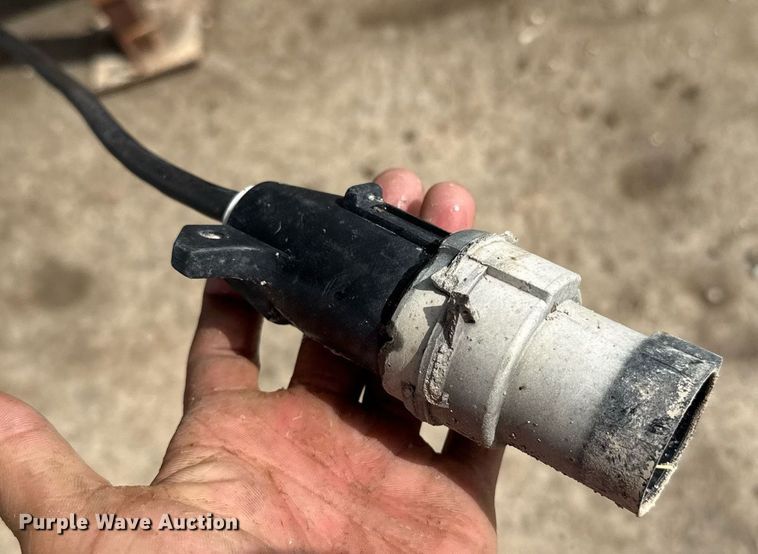 image for item DZ8743 livestock trailer