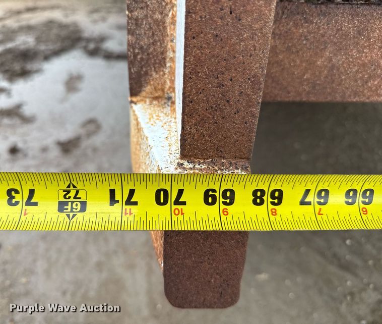 image for item DZ8743 livestock trailer