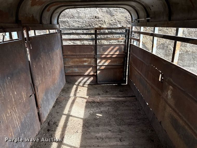 image for item DZ8743 livestock trailer