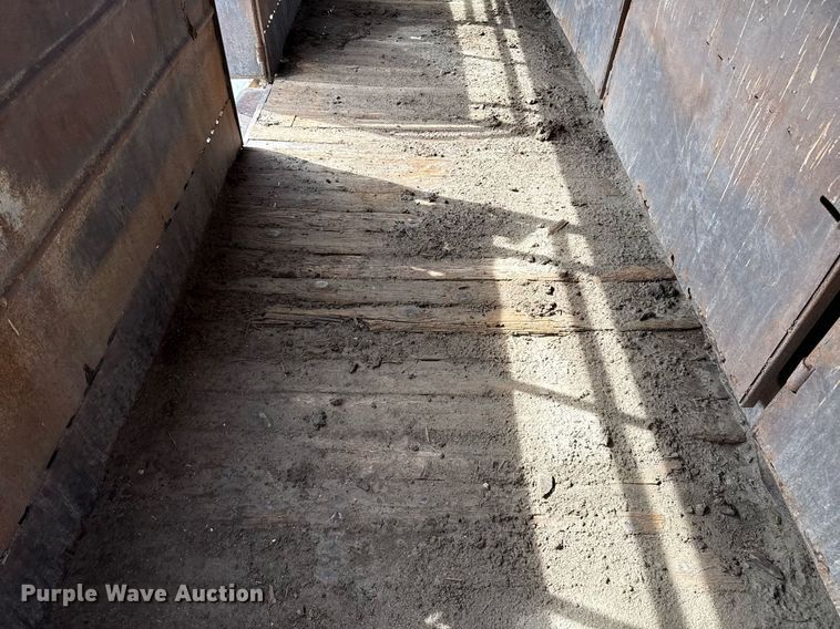 image for item DZ8743 livestock trailer