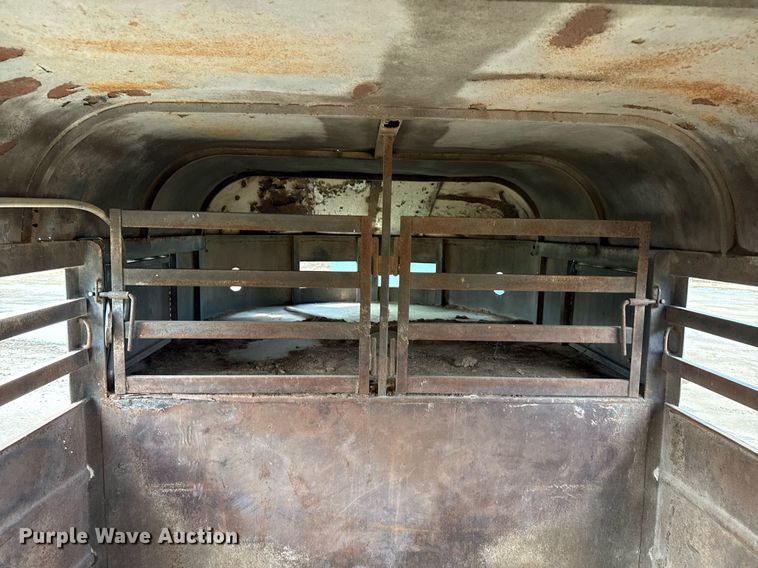 image for item DZ8743 livestock trailer