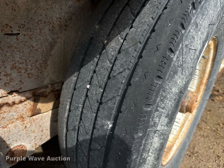 image for item DZ8743 livestock trailer