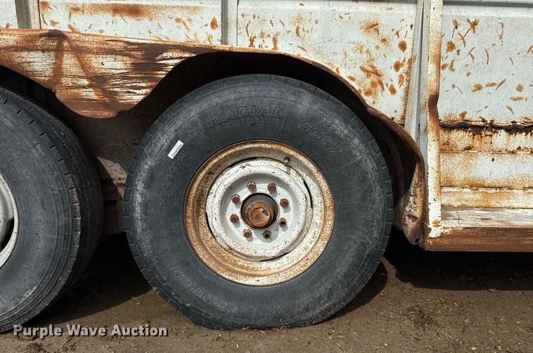 image for item DZ8743 livestock trailer