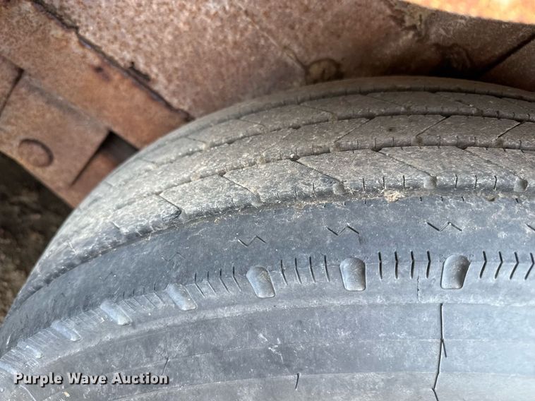 image for item DZ8743 livestock trailer