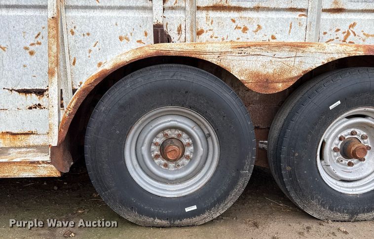 image for item DZ8743 livestock trailer