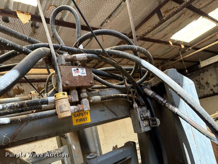 image for item DZ8756 Moly MFG. Silencer squeeze chute