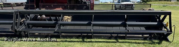 image for item DZ8773 1995 MacDon 960 flex draper head