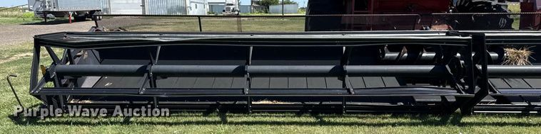 image for item DZ8773 1995 MacDon 960 flex draper head