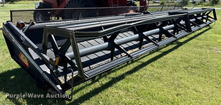 image for item DZ8773 1995 MacDon 960 flex draper head