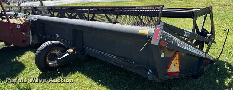 image for item DZ8773 1995 MacDon 960 flex draper head