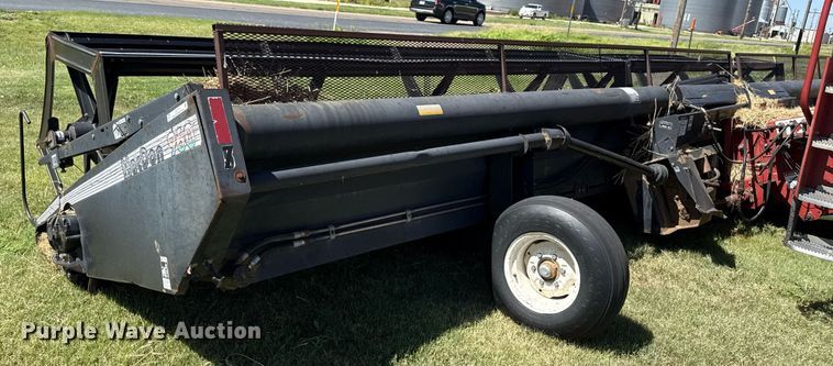 image for item DZ8773 1995 MacDon 960 flex draper head