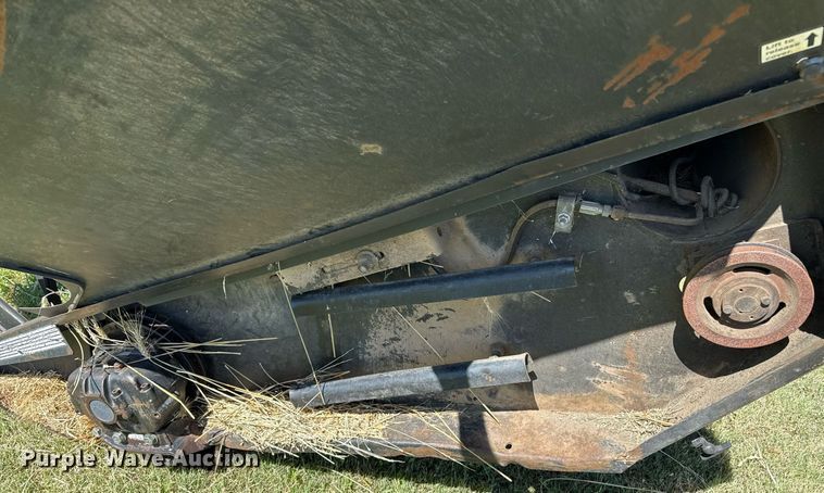 image for item DZ8773 1995 MacDon 960 flex draper head