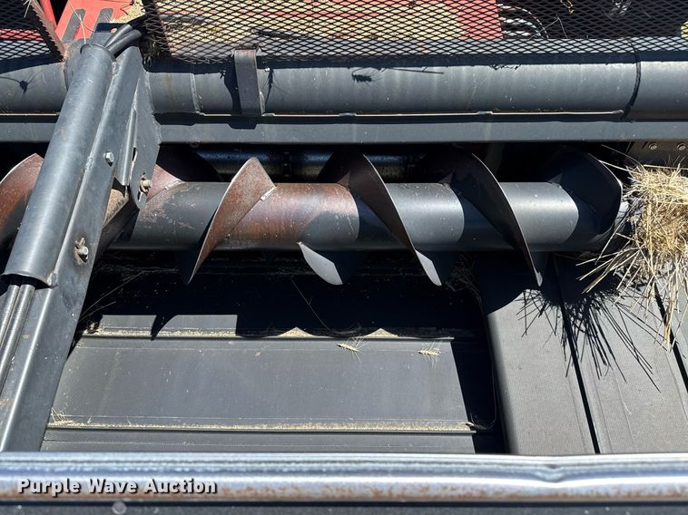 image for item DZ8773 1995 MacDon 960 flex draper head