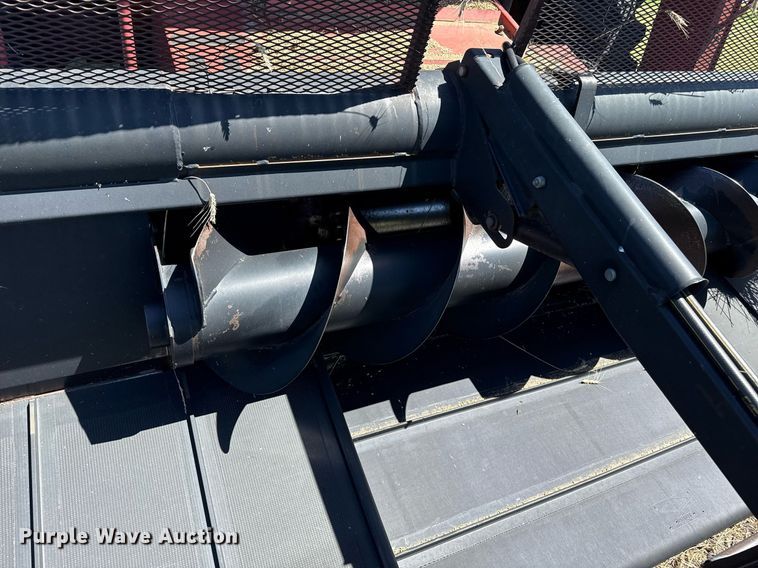 image for item DZ8773 1995 MacDon 960 flex draper head