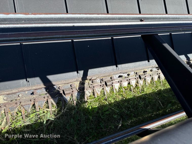 image for item DZ8773 1995 MacDon 960 flex draper head