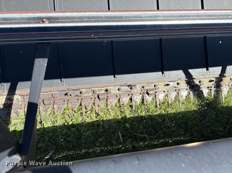 image for item DZ8773 1995 MacDon 960 flex draper head