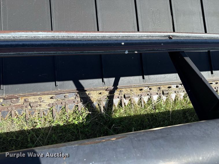 image for item DZ8773 1995 MacDon 960 flex draper head