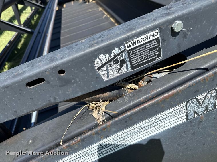 image for item DZ8773 1995 MacDon 960 flex draper head