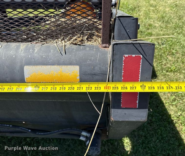 image for item DZ8773 1995 MacDon 960 flex draper head