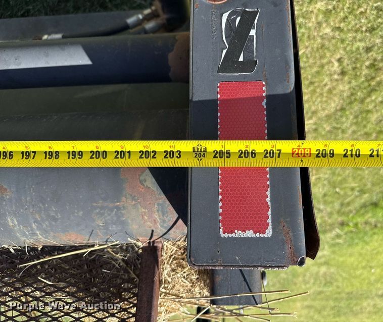 image for item DZ8773 1995 MacDon 960 flex draper head