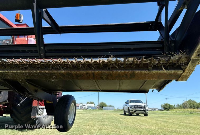 image for item DZ8773 1995 MacDon 960 flex draper head