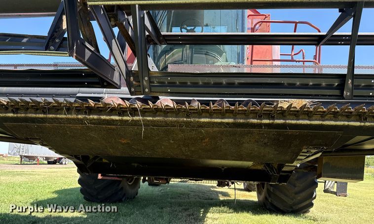 image for item DZ8773 1995 MacDon 960 flex draper head