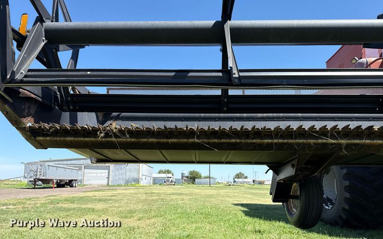 image for item DZ8773 1995 MacDon 960 flex draper head