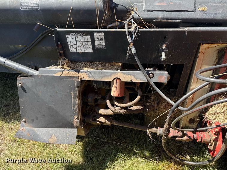 image for item DZ8773 1995 MacDon 960 flex draper head