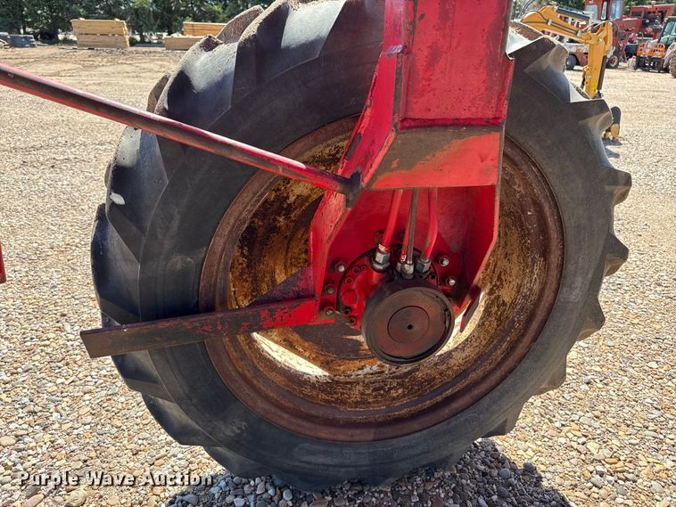 image for item DZ8783 Center pivot donkey