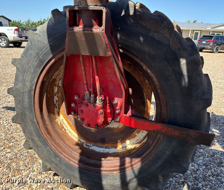 image for item DZ8783 Center pivot donkey