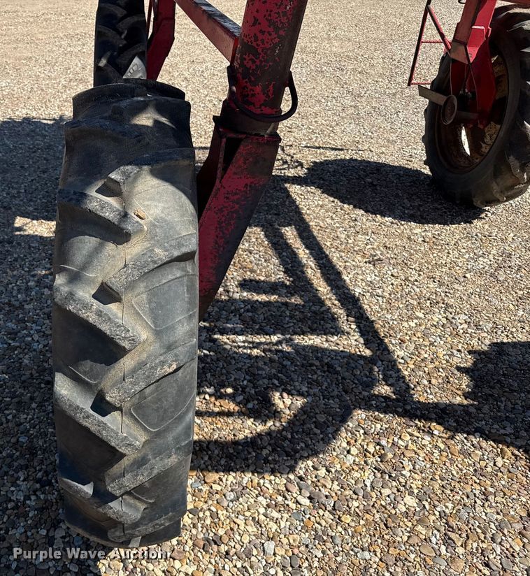 image for item DZ8783 Center pivot donkey