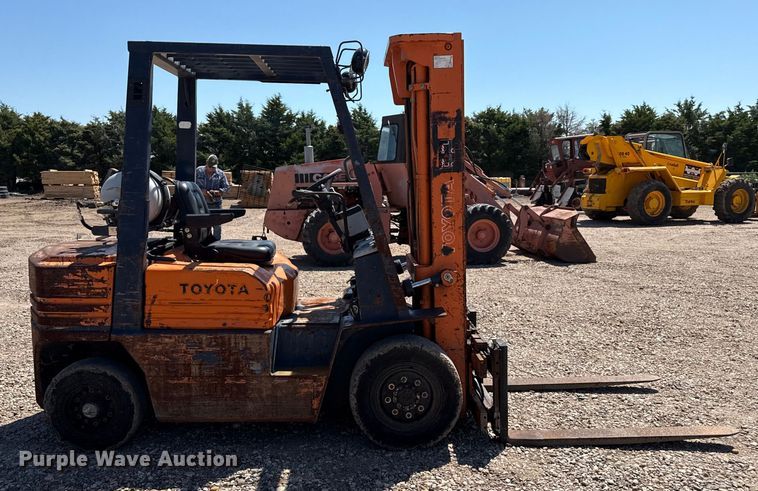image for item DZ8785 Toyota 42-5FG25 forklift