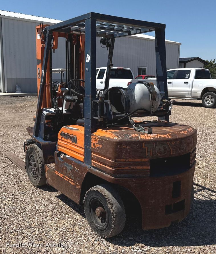 image for item DZ8785 Toyota 42-5FG25 forklift